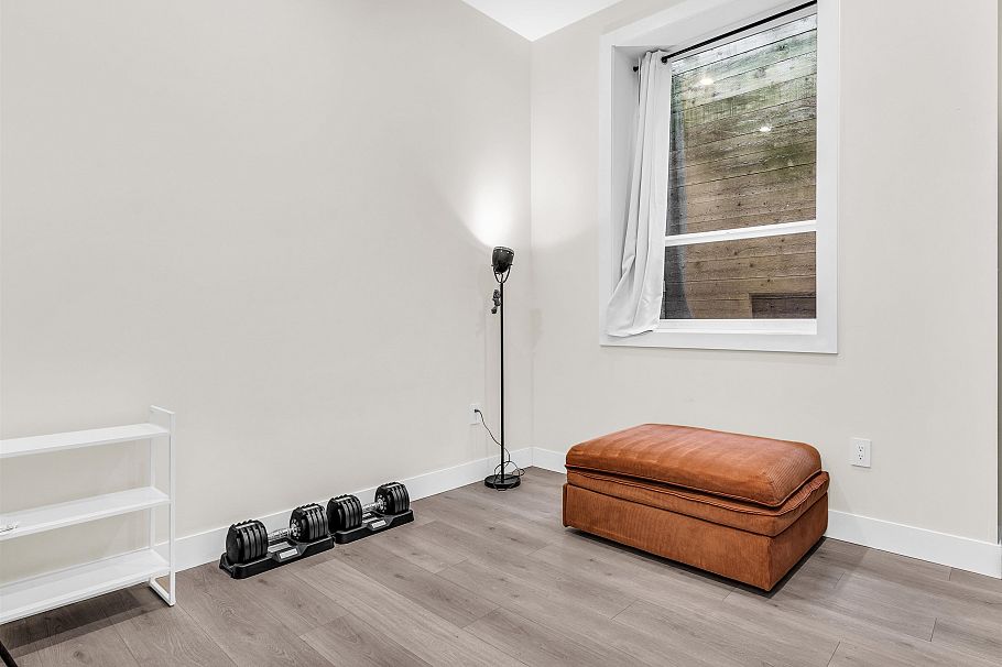 409 W Keith Road North Vancouver, BC - 15