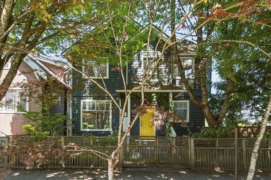1239 E 22nd Avenue Vancouver, BC - 1