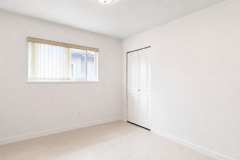 3211 Queens Avenue Vancouver, BC - 14