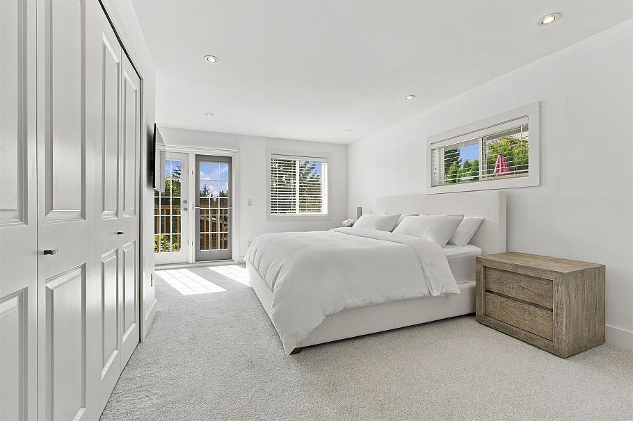 1153 Wellington Drive North Vancouver, BC - 12