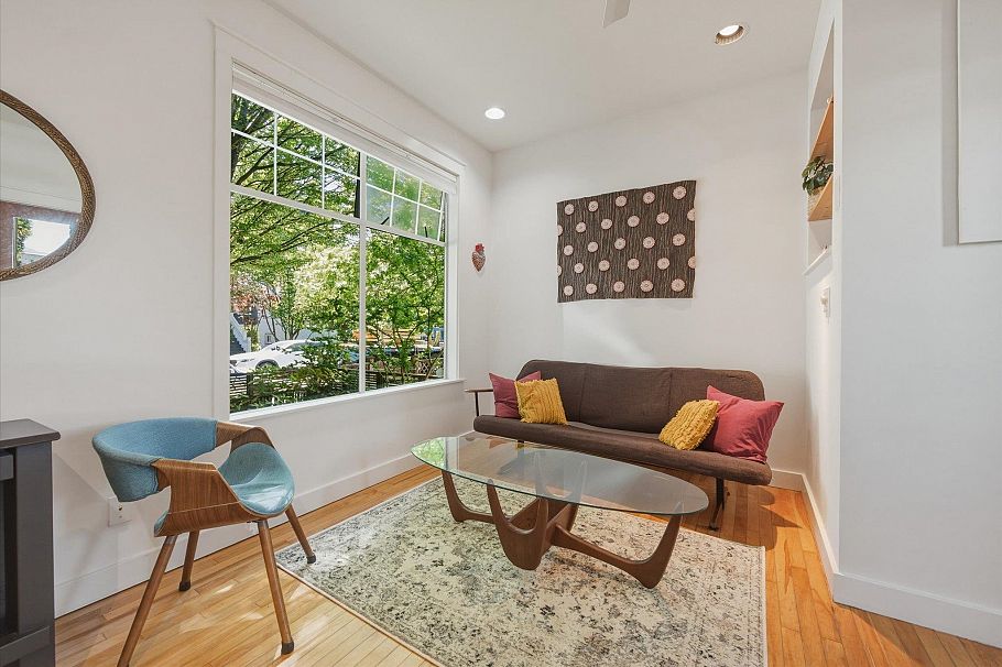 1239 E 22nd Avenue Vancouver, BC - 2