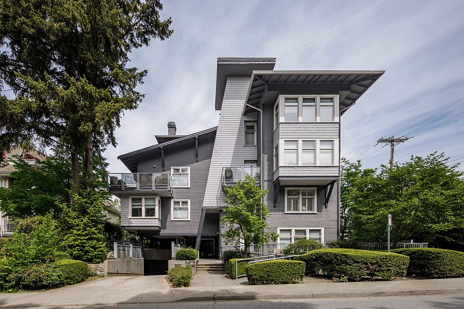 201 118 W 22nd Street North Vancouver, BC - 27