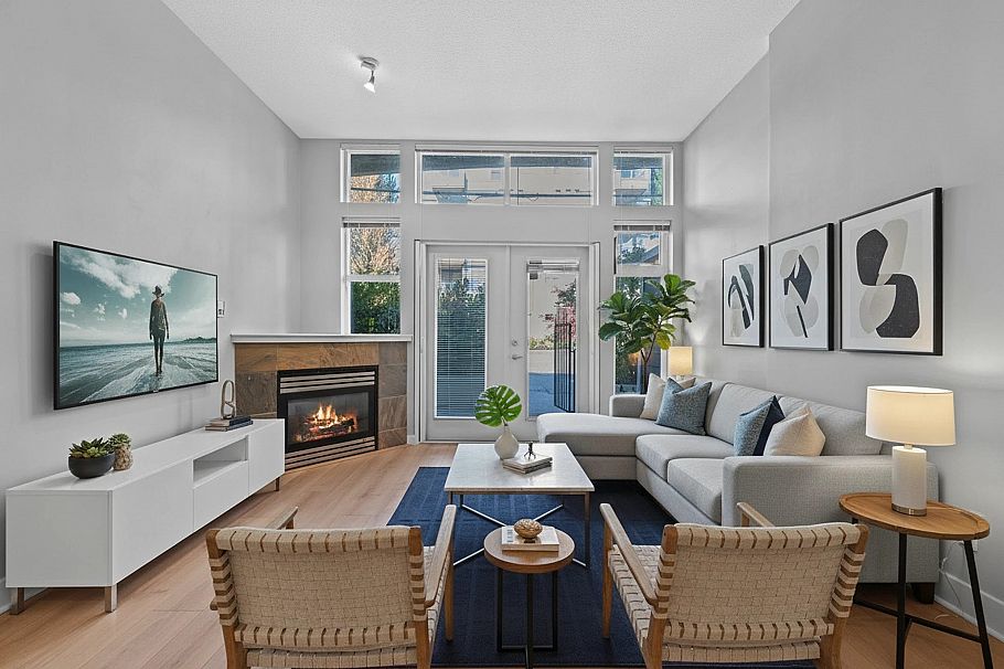 102 2102 W 38th Avenue Vancouver, BC - 1