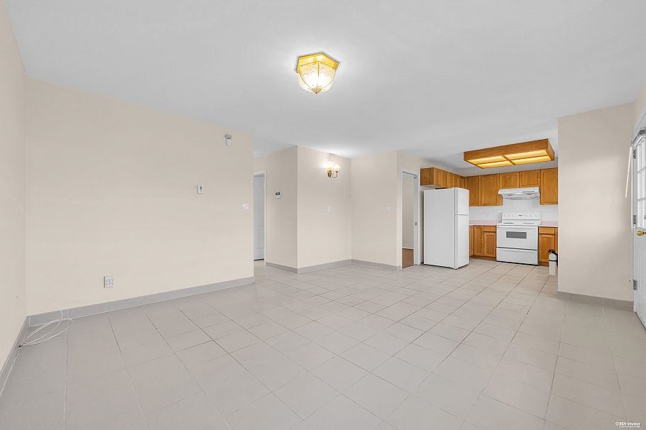 3681 Scales Place Vancouver, BC - 13