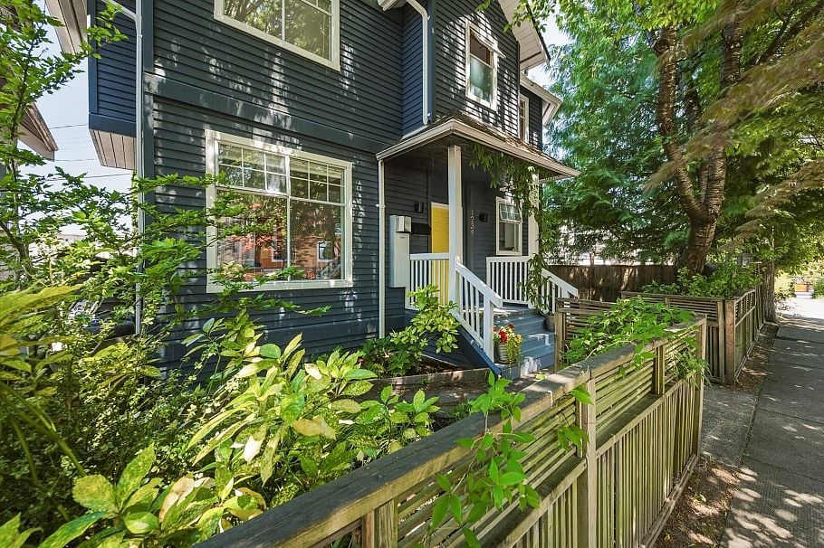 1239 E 22nd Avenue Vancouver, BC - 27