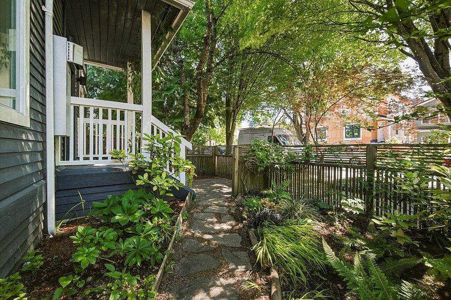 1239 E 22nd Avenue Vancouver, BC - 32