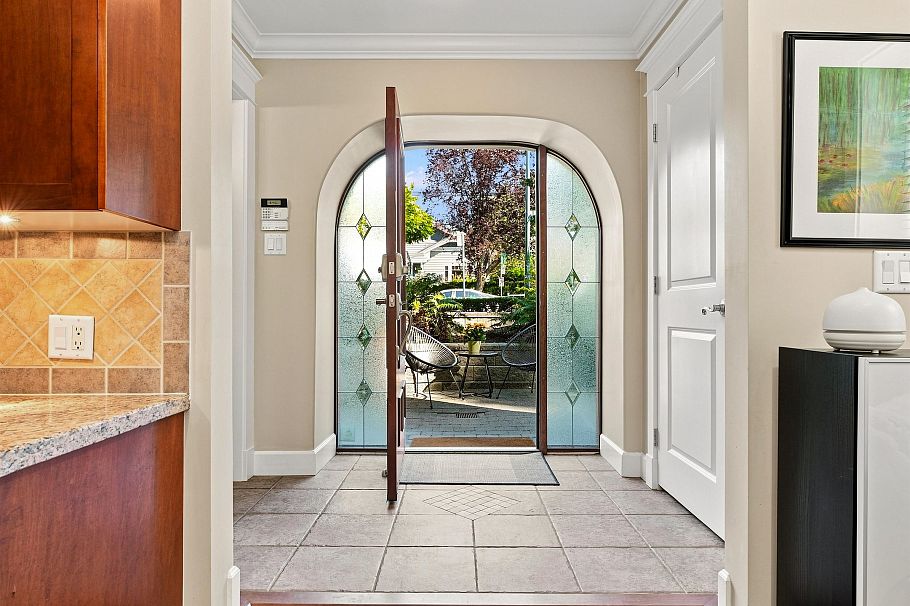 2425 Larch Street Vancouver, BC - 14
