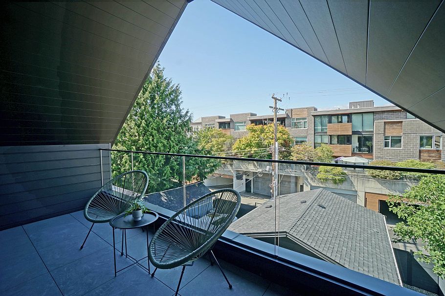2 3315 W 10th Street Vancouver, BC - 25