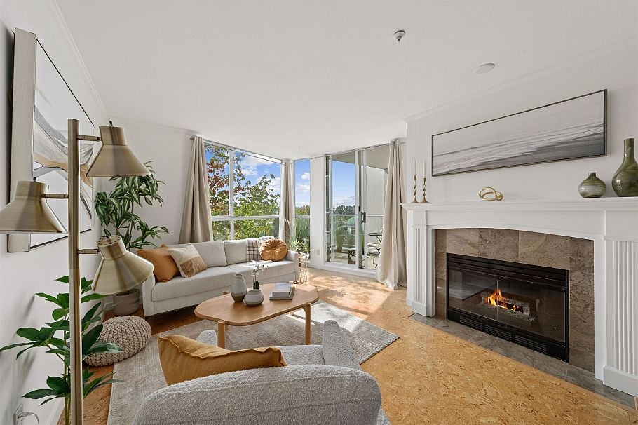 409 8430 Jellicoe Street Vancouver, BC - 2