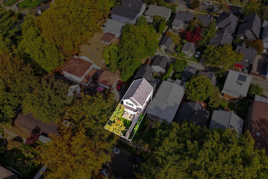 1131 E 23rd Avenue Vancouver, BC - 36