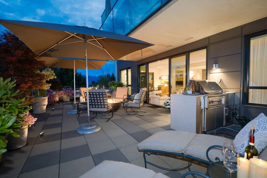 302 4427 Cambie Street Vancouver, BC - 1