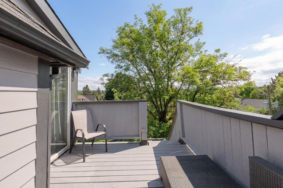 2546 W 2nd Avenue Vancouver, BC - 18