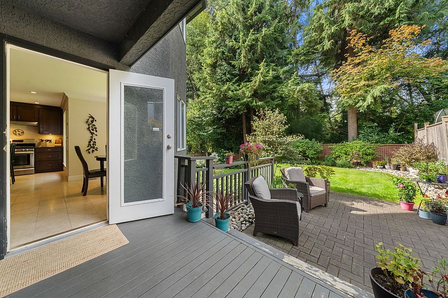 1617 Emerson Court North Vancouver, BC - 34