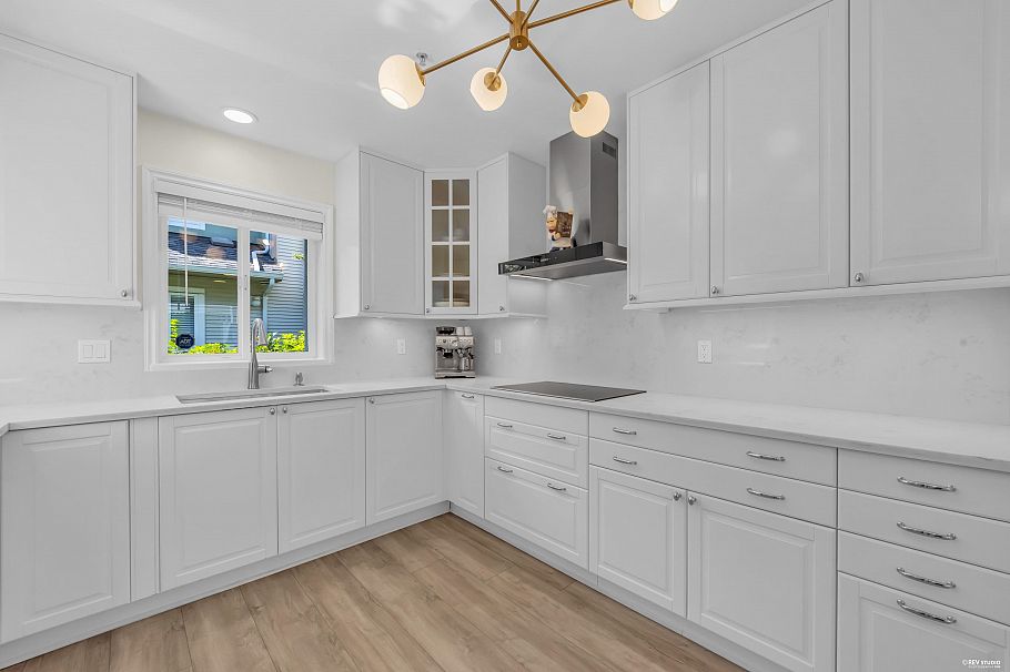 5 1233 W 16th Street North Vancouver, BC - 14