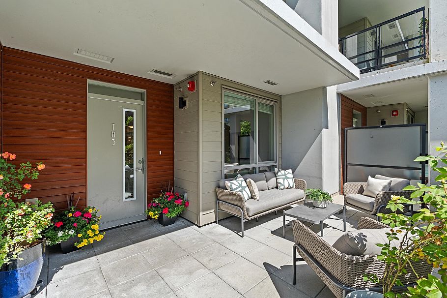 TH3 108 E 8th Street North Vancouver, BC - 23