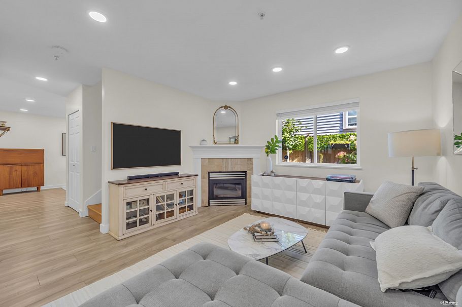 5 1233 W 16th Street North Vancouver, BC - 5