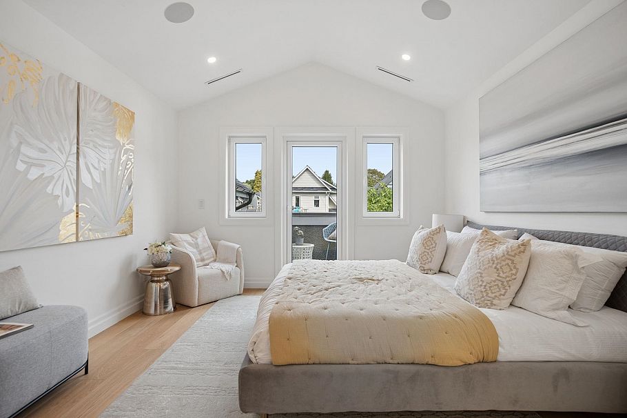 2523 W 8th Avenue Vancouver, BC - 11
