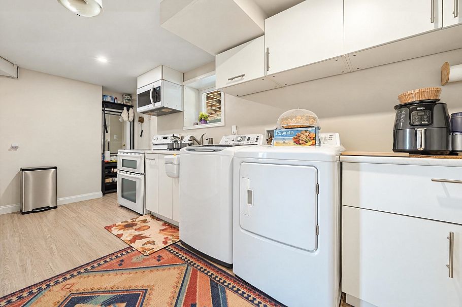 430 W Kings Road North Vancouver, BC - 20