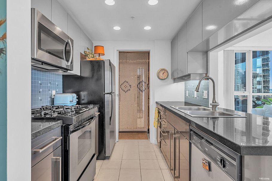3005 1408 Strathmore Mews Vancouver, BC - 7