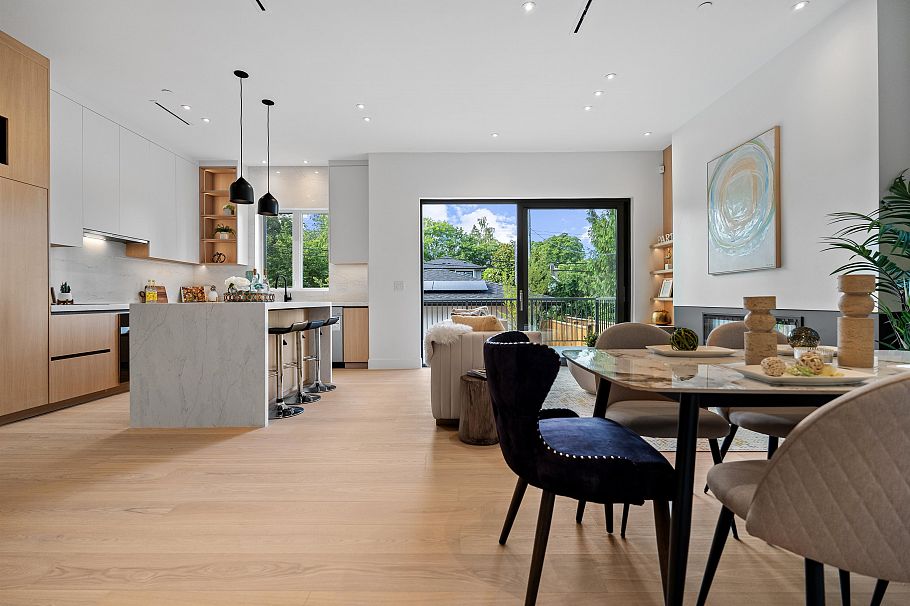 2 3813 W 16th Avenue Vancouver, BC - 3