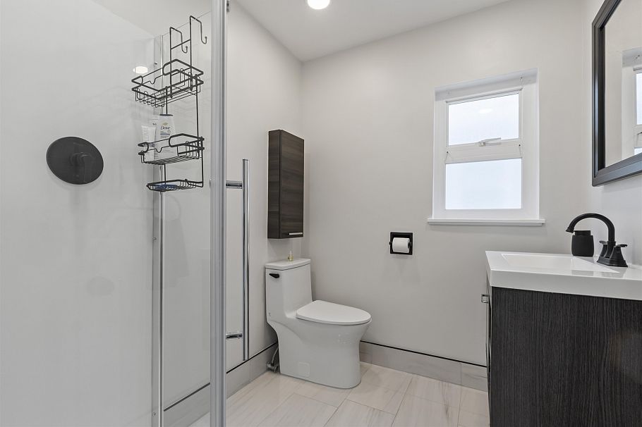 4136 Skeena Street Vancouver, BC - 9