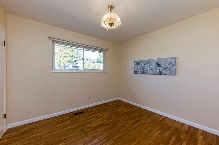 2094 Viewlynn Drive North Vancouver, BC - 14