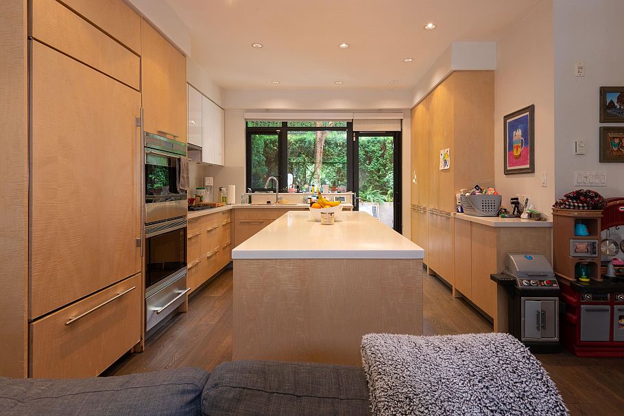 1088 W 7th Avenue Vancouver, BC - 10