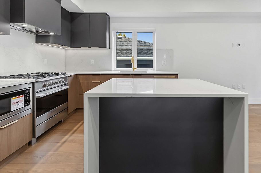 2 552 Kaslo Street Vancouver, BC - 9