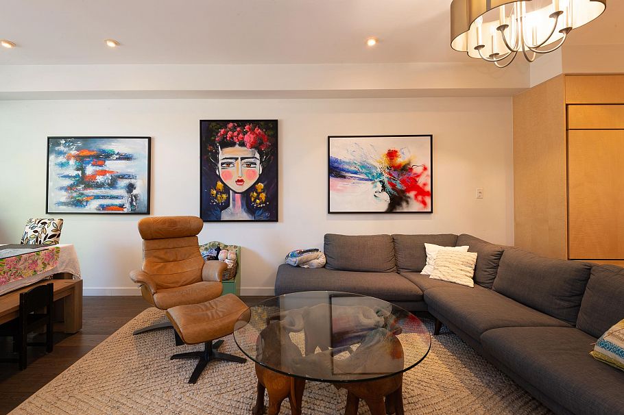 1088 W 7th Avenue Vancouver, BC - 4