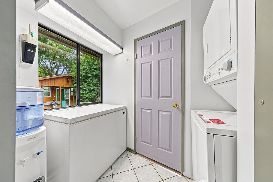 2161 Floralynn Crescent North Vancouver, BC - 18