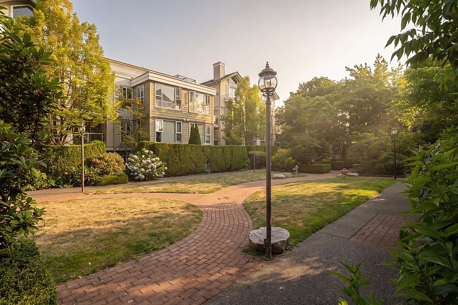303 225 E 19th Avenue Vancouver, BC - 25