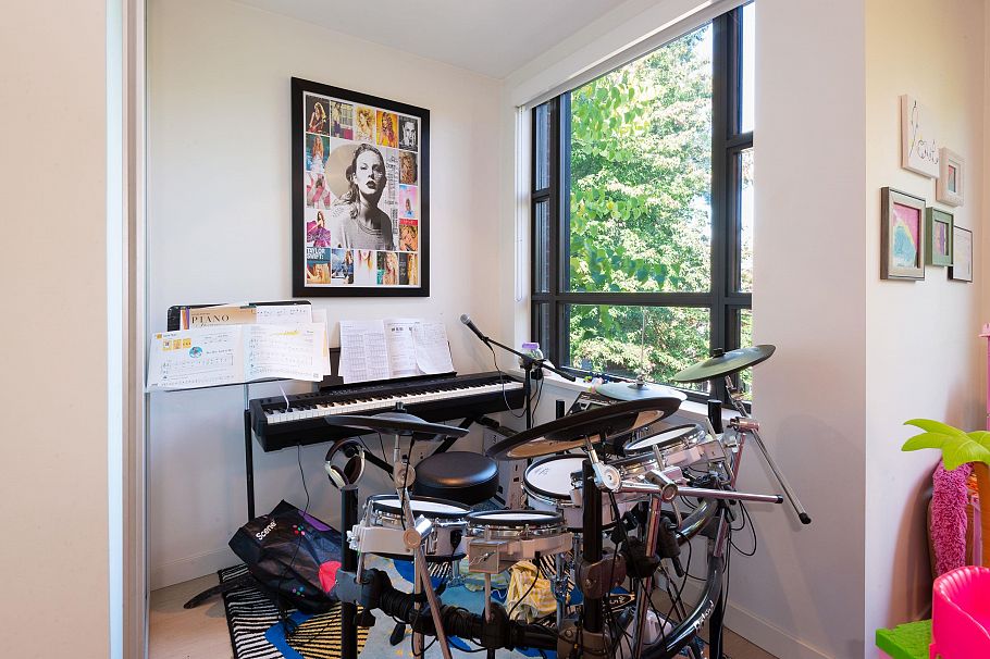 1088 W 7th Avenue Vancouver, BC - 18
