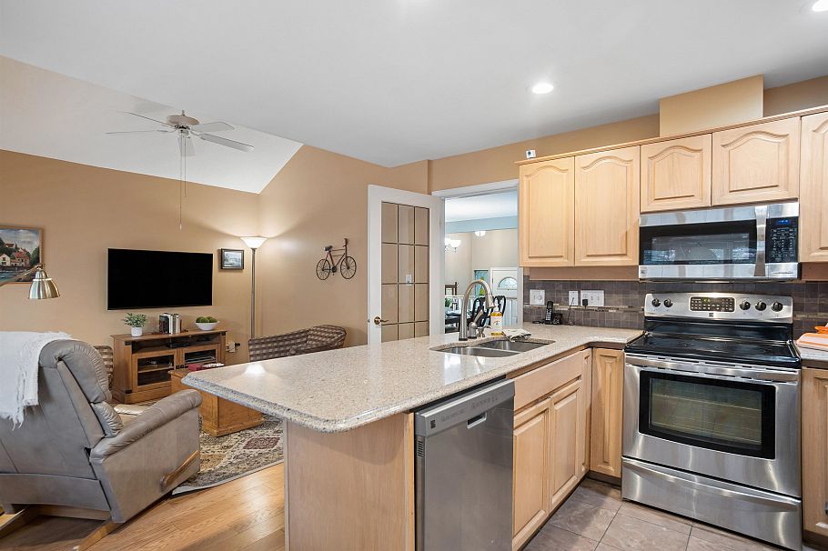 7561 Manitoba Street Vancouver, BC - 25