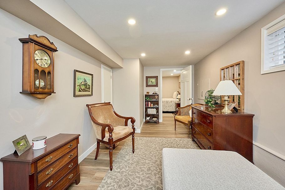 81 E 19th Avenue Vancouver, BC - 11
