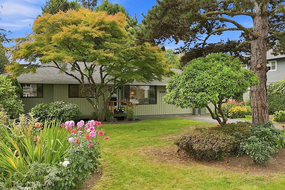 2161 Floralynn Crescent North Vancouver, BC - 30