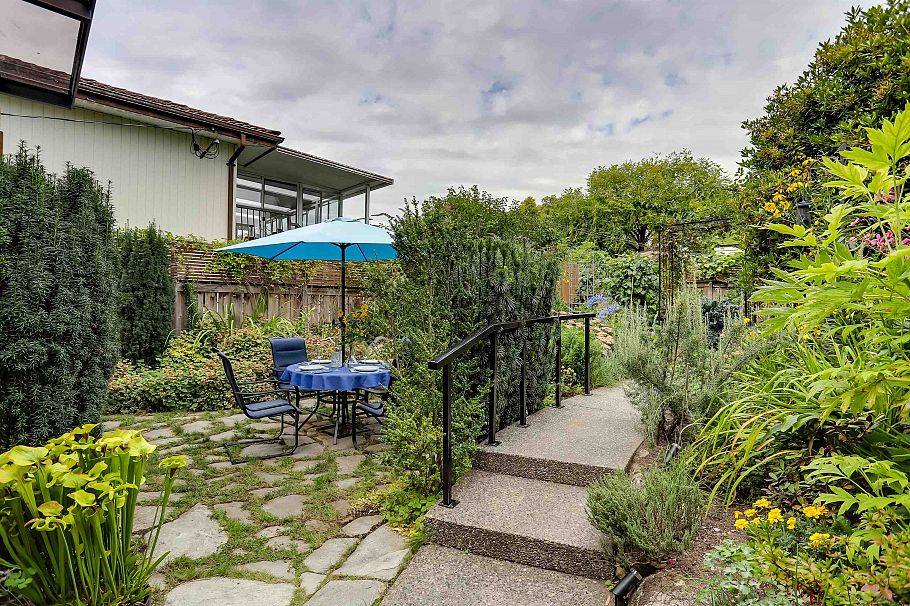 2227 E 7th Avenue Vancouver, BC - 28