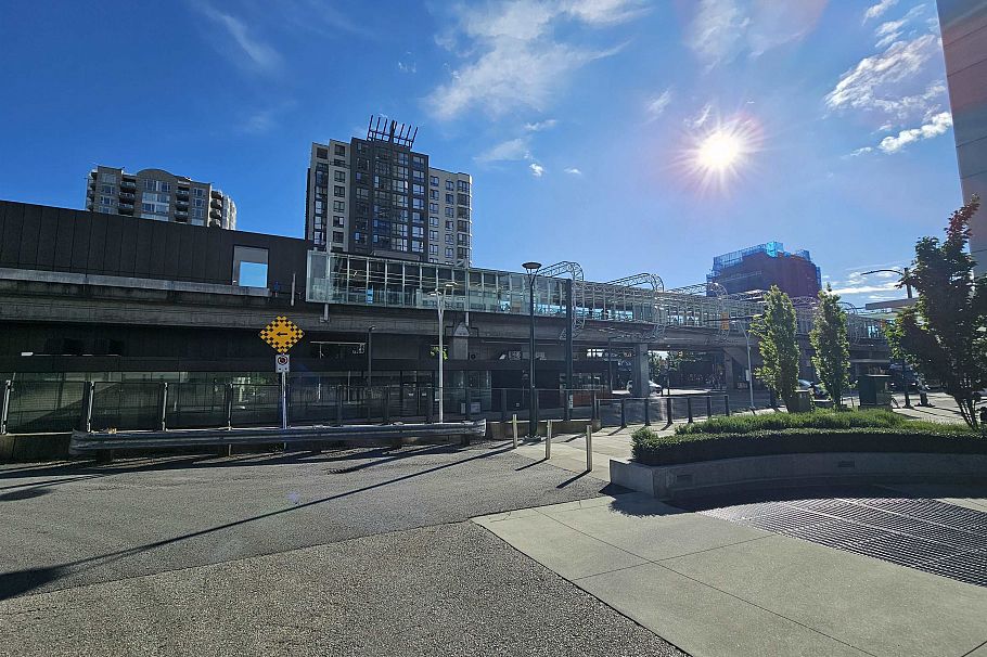 5045 Payne Street Vancouver, BC - 3