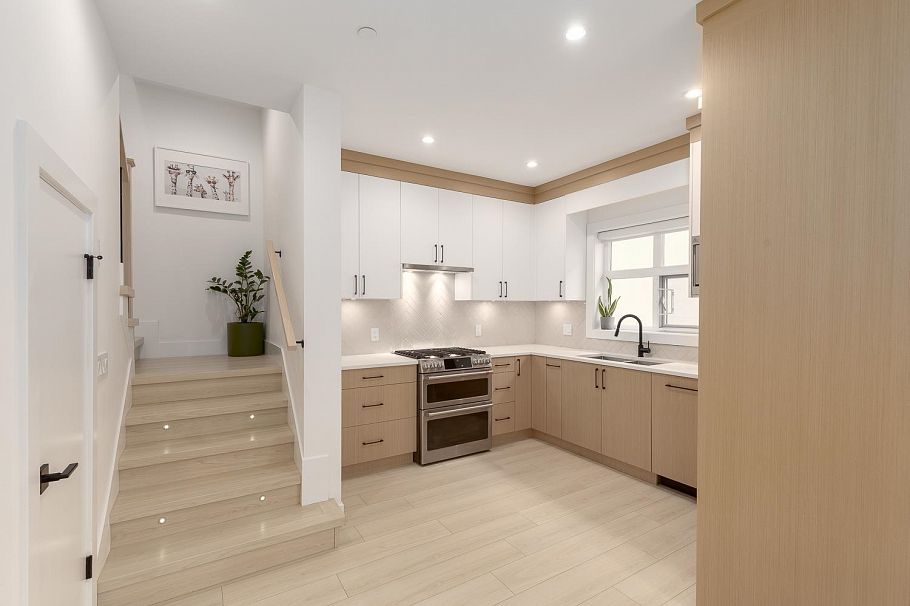 1727 E 22nd Avenue Vancouver, BC - 14