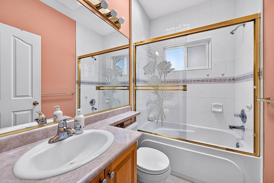 650 W 70th Avenue Vancouver, BC - 9