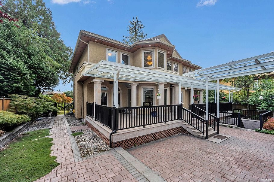 2769 W 49th Avenue Vancouver, BC - 37