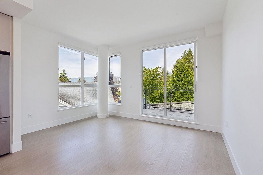 303 333 St. Davids Avenue North Vancouver, BC - 4