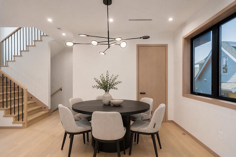 1 1448 E 30th Avenue Vancouver, BC - 5