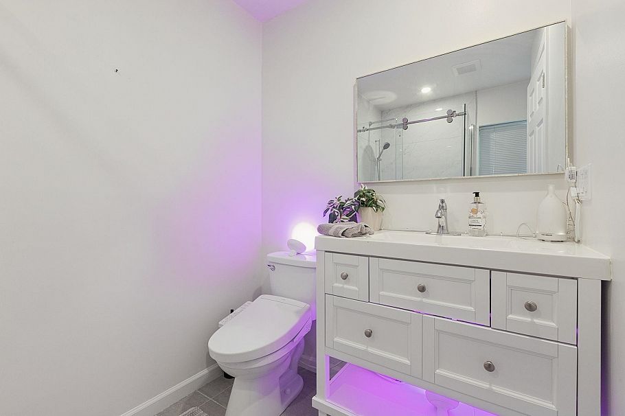456 Montroyal Boulevard North Vancouver, BC - 34