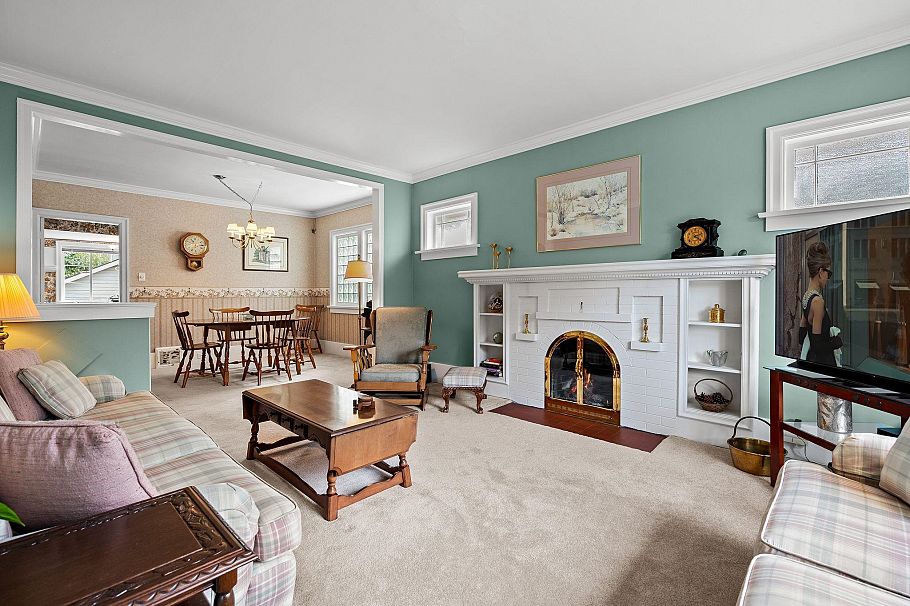 3692 W 19th Avenue Vancouver, BC - 2