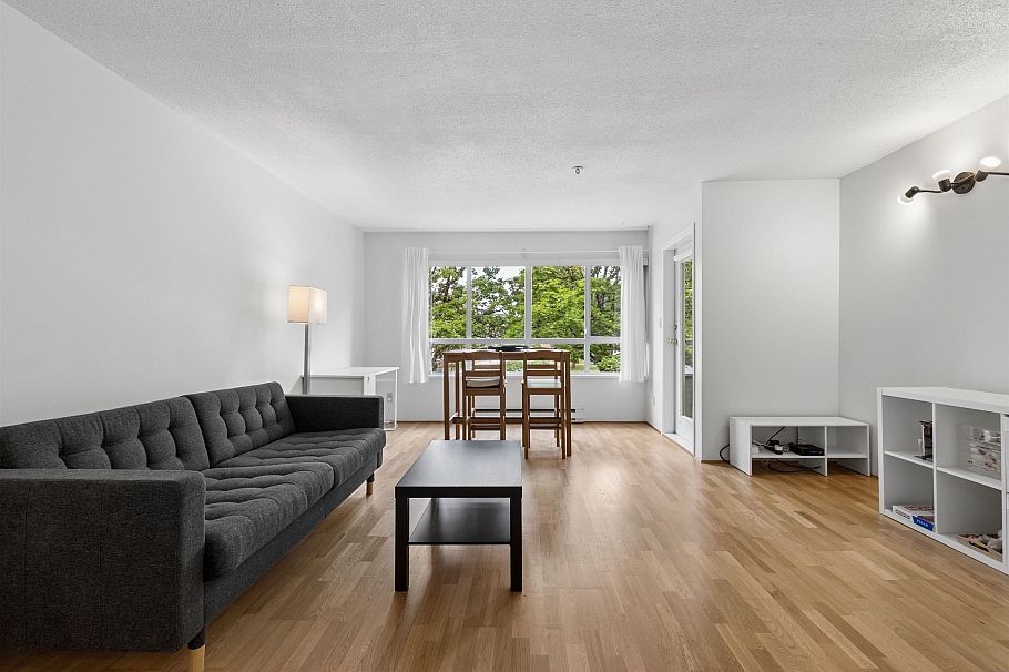204 4990 Mcgeer Street Vancouver, BC - 3
