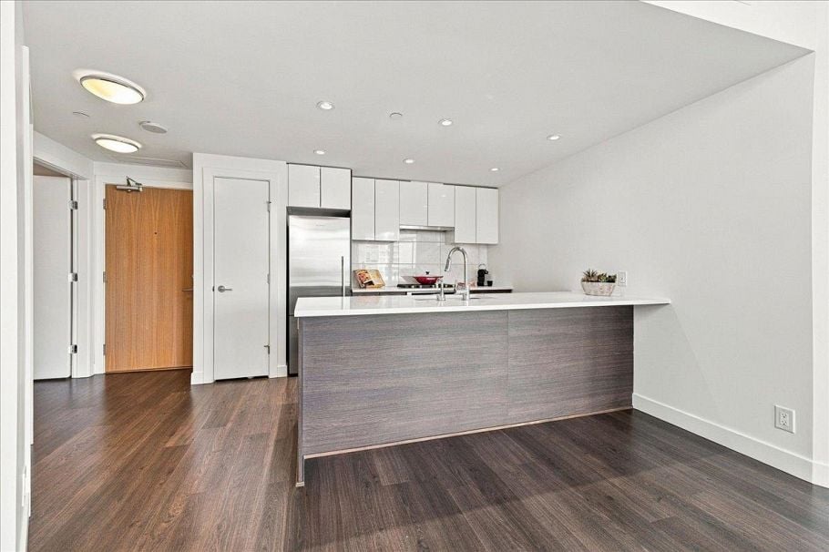 706 3557 Sawmill Crescent Vancouver, BC - 10
