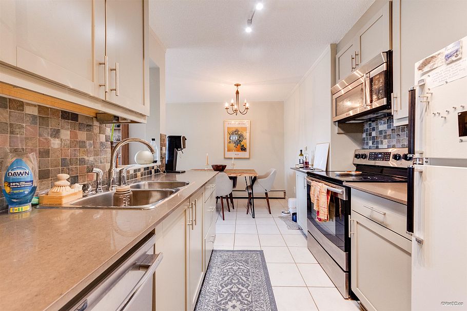 107 131 W 4th Street North Vancouver, BC - 11