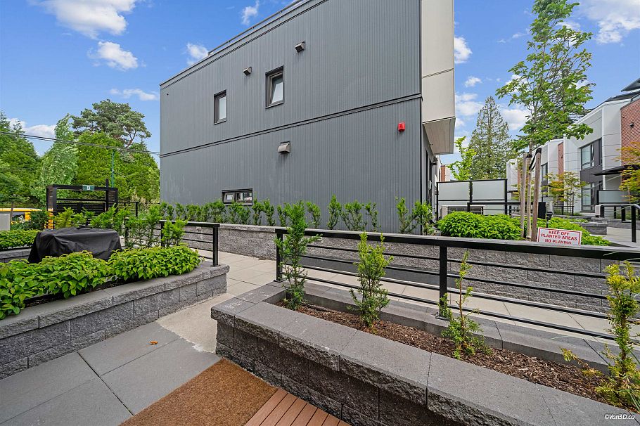 6292 Oak Street Vancouver, BC - 27