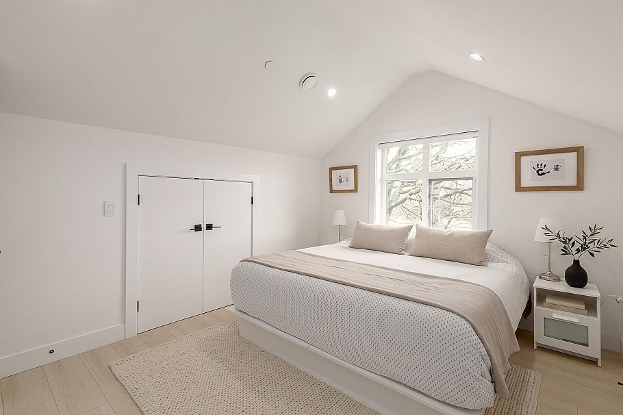 1727 E 22nd Avenue Vancouver, BC - 26