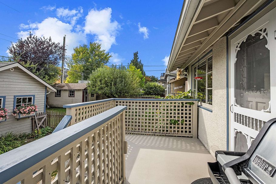 3692 W 19th Avenue Vancouver, BC - 11